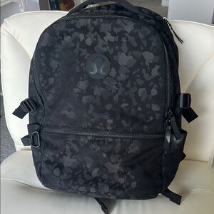 lululemon athletica Black 22L New Crew Backpack camo design